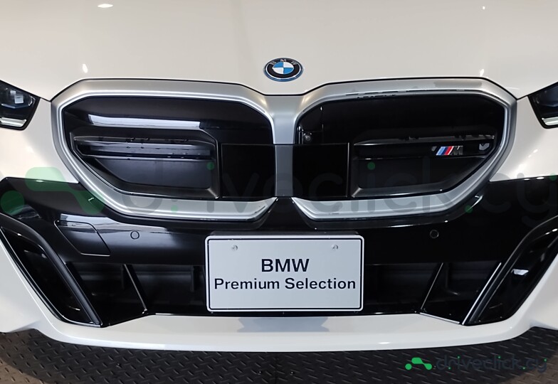 BMW i5 White