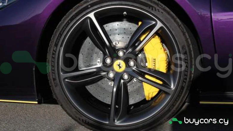 Ferrari 296 GTB Фиолетовый