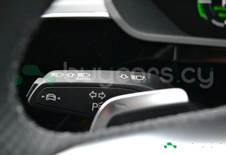 Audi Q8 e-tron Серый