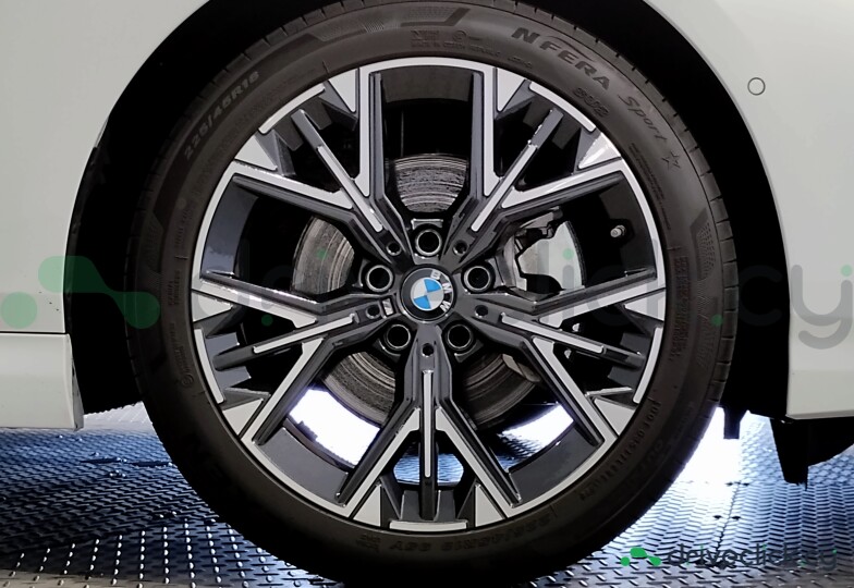 BMW 2 series Белый