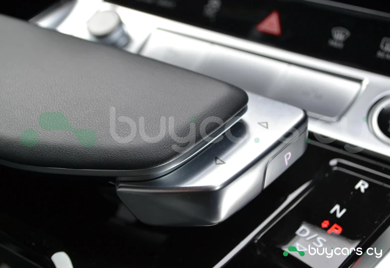 Audi Q8 e-tron Серый