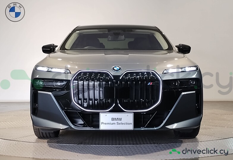 BMW i7 Серый
