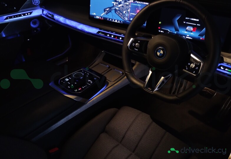 BMW i7 Серый