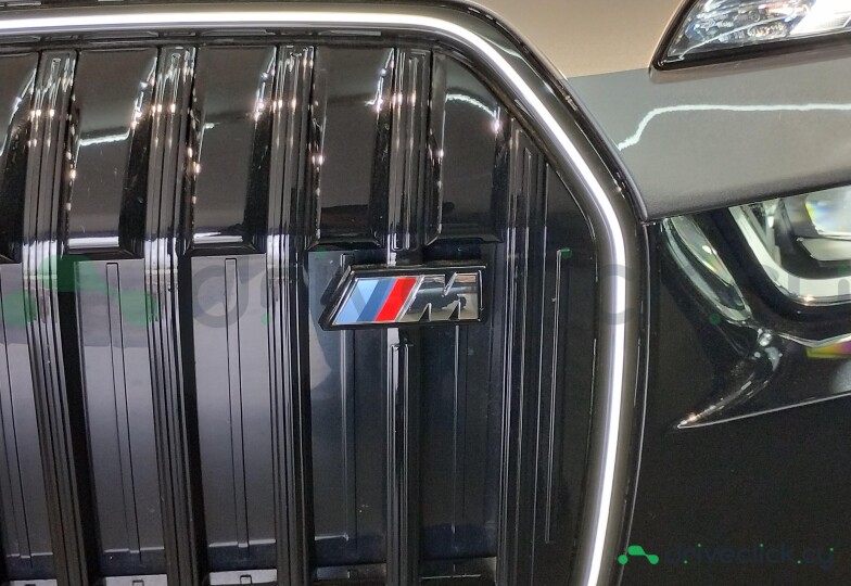 BMW i7 Серый