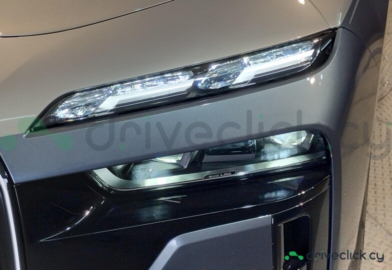 BMW i7 Серый