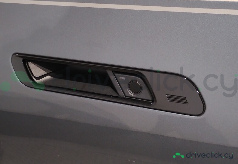 BMW i7 Серый