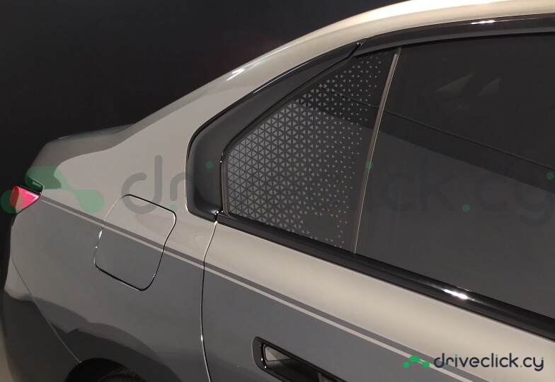 BMW i7 Серый