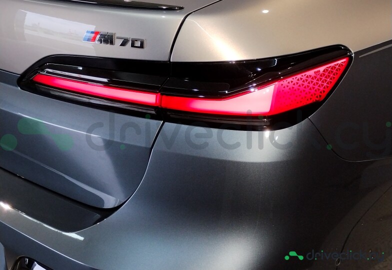 BMW i7 Серый