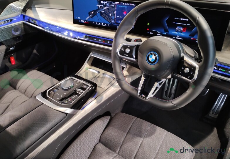 BMW i7 Серый
