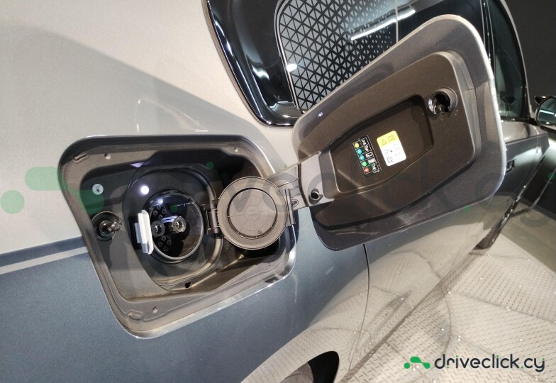 BMW i7 Серый