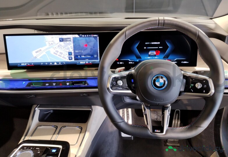 BMW i7 Серый
