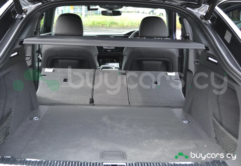 Audi Q8 e-tron Серый