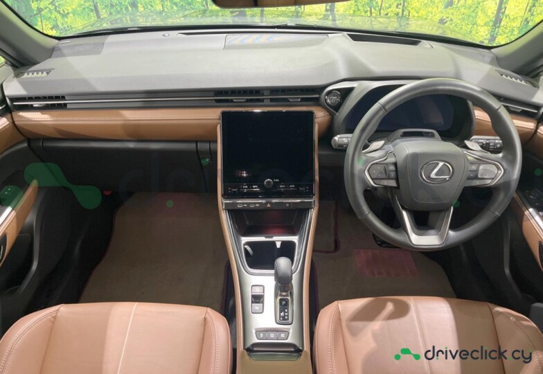 Lexus LBX Серый