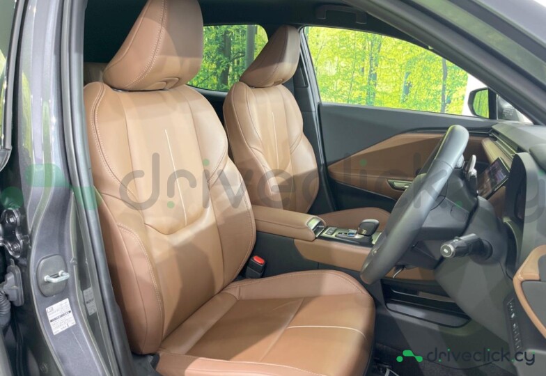 Lexus LBX Серый