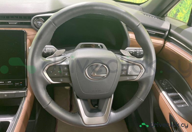 Lexus LBX Серый
