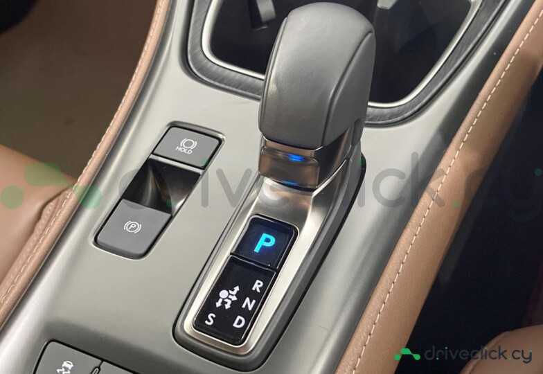 Lexus LBX Серый