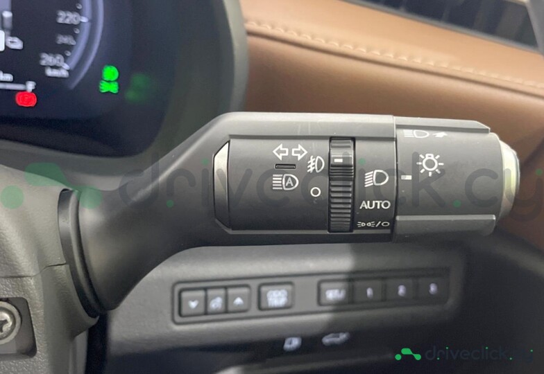 Lexus LBX Серый