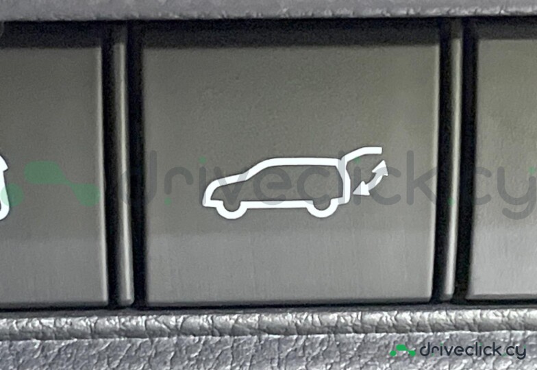Lexus LBX Серый