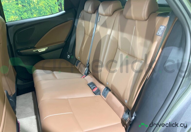 Lexus LBX Серый