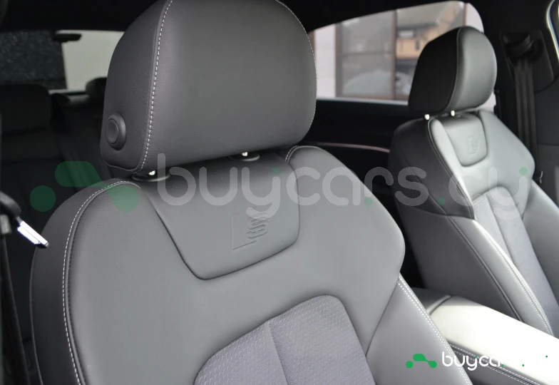 Audi Q8 e-tron Серый