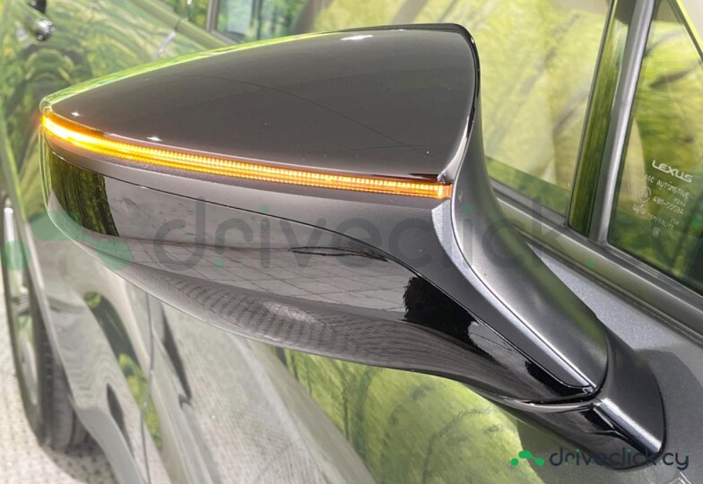 Lexus LBX Серый
