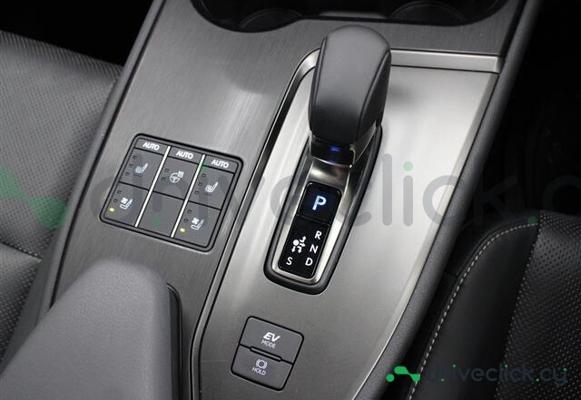Lexus UX Темно-красный
