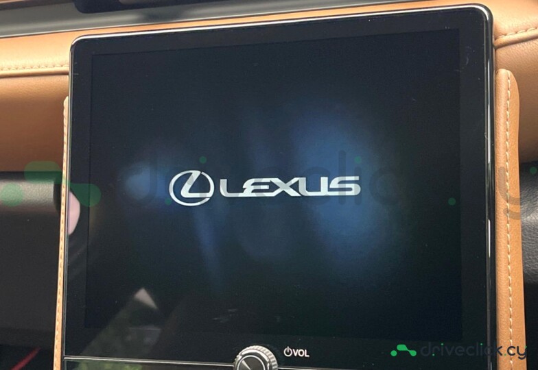 Lexus LBX Серый