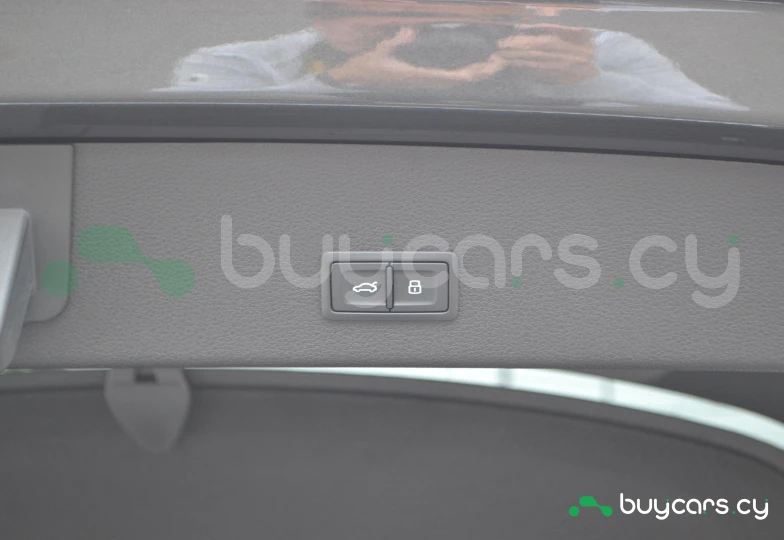 Audi Q8 e-tron Серый