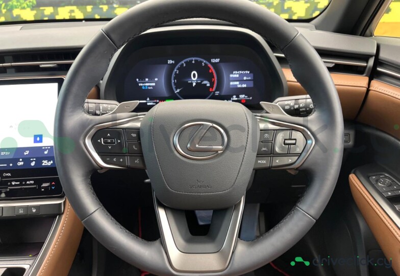 Lexus LBX Серый