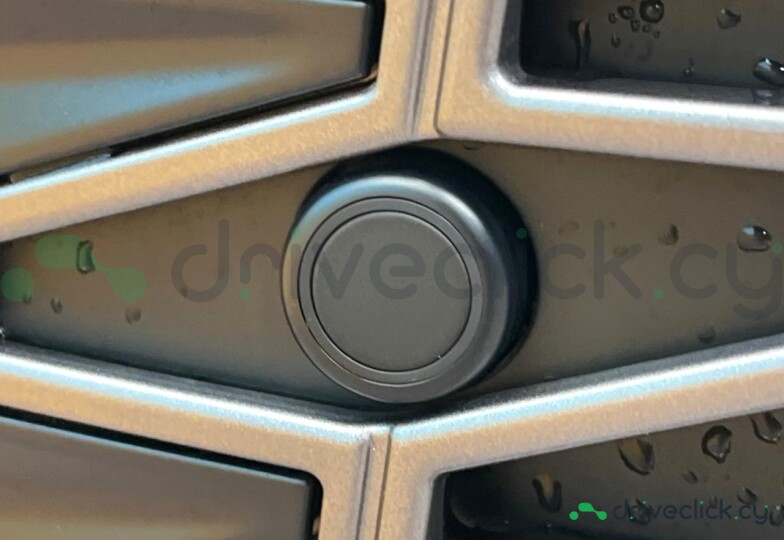 Lexus LBX Серый