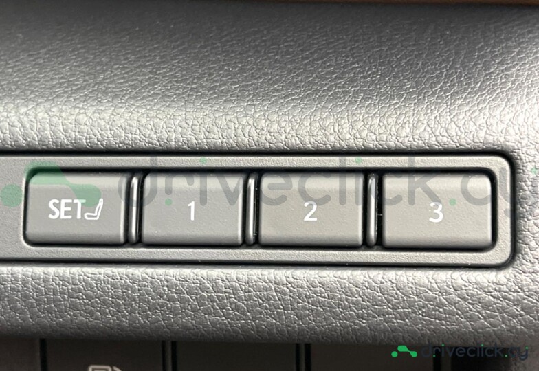 Lexus LBX Серый