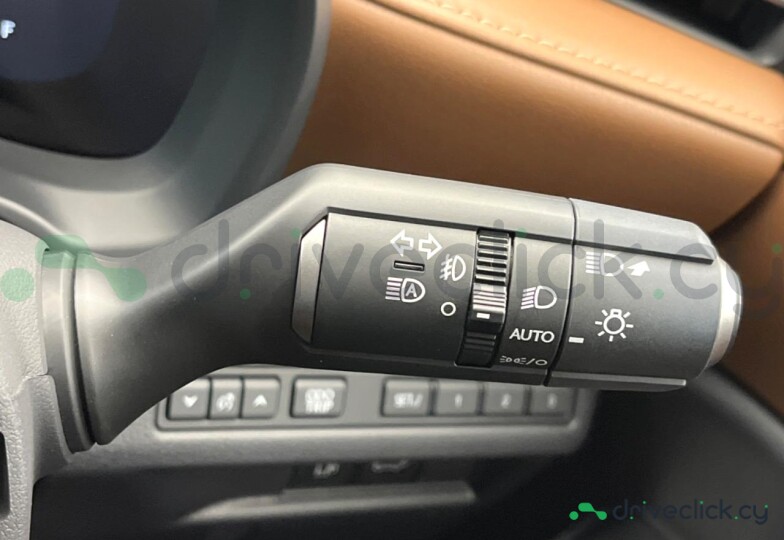 Lexus LBX Серый
