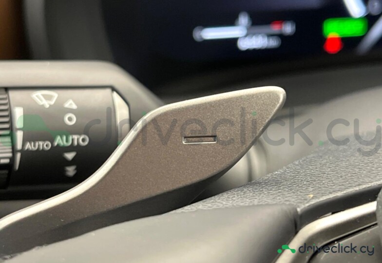 Lexus LBX Серый