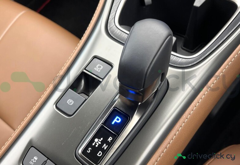 Lexus LBX Серый