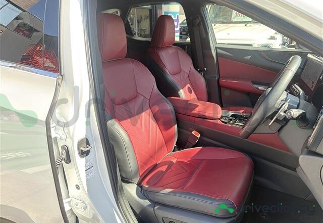 Lexus NX Белый