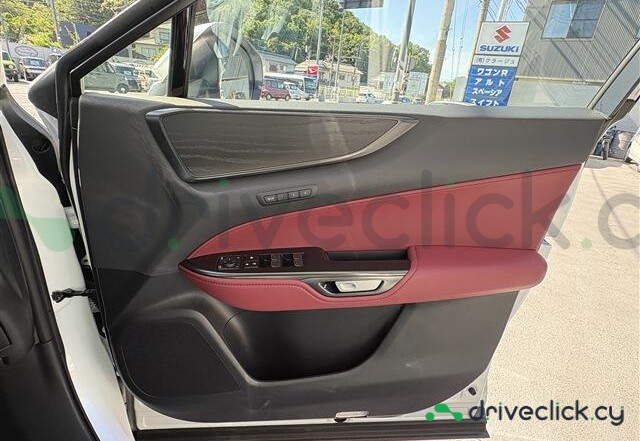 Lexus NX Белый