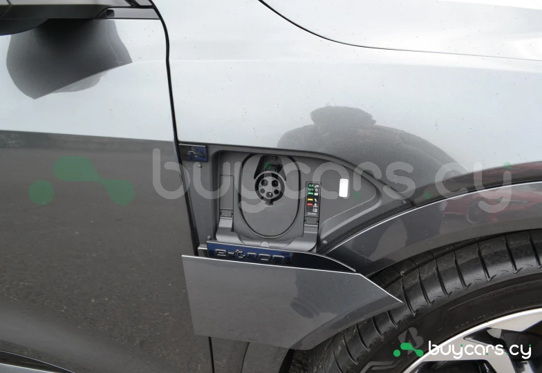 Audi Q8 e-tron Серый