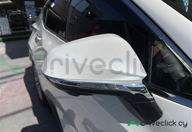 Lexus NX Белый