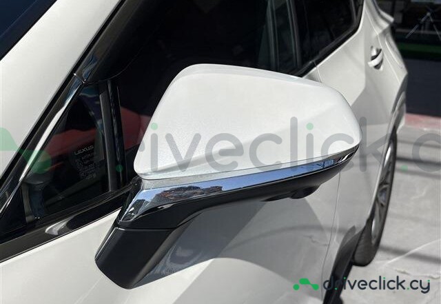 Lexus NX Белый