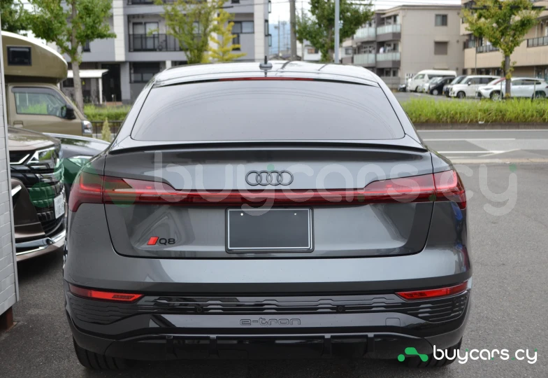 Audi Q8 e-tron Серый