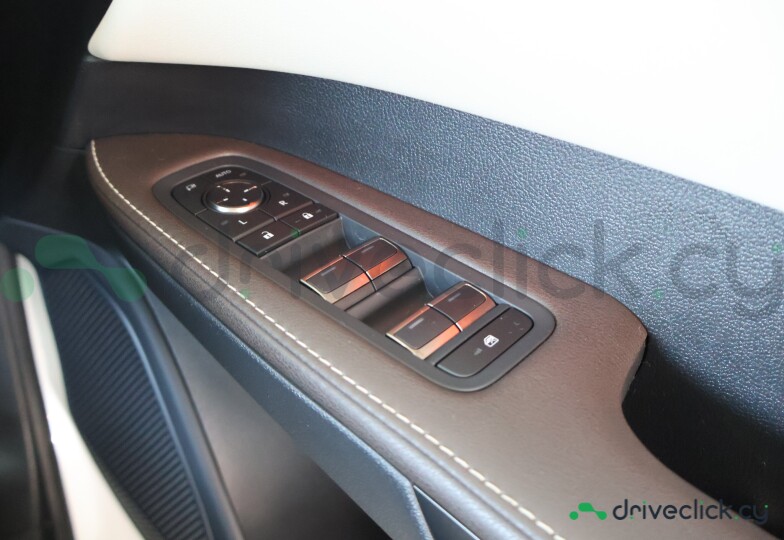 Lexus RX Белый