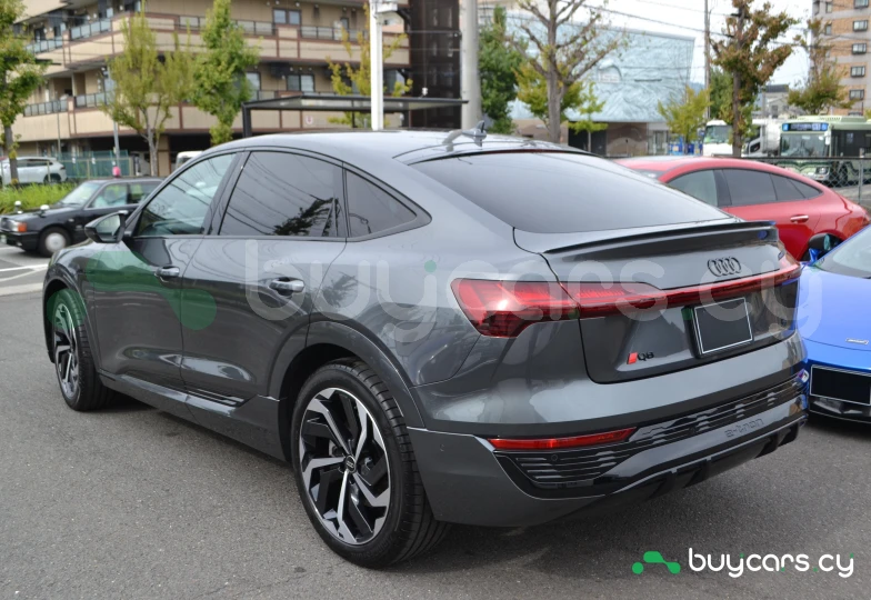 Audi Q8 e-tron Серый