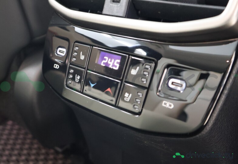 Lexus RX Белый