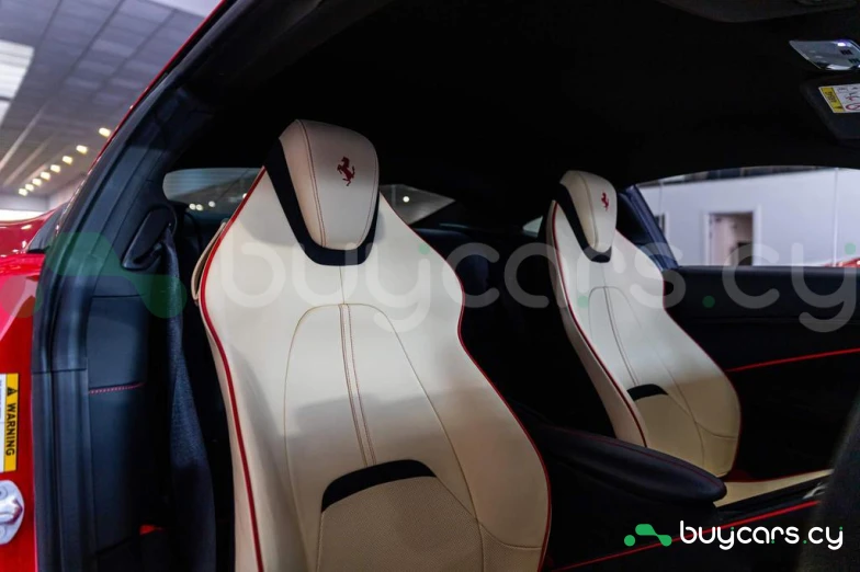 Ferrari Roma Красный