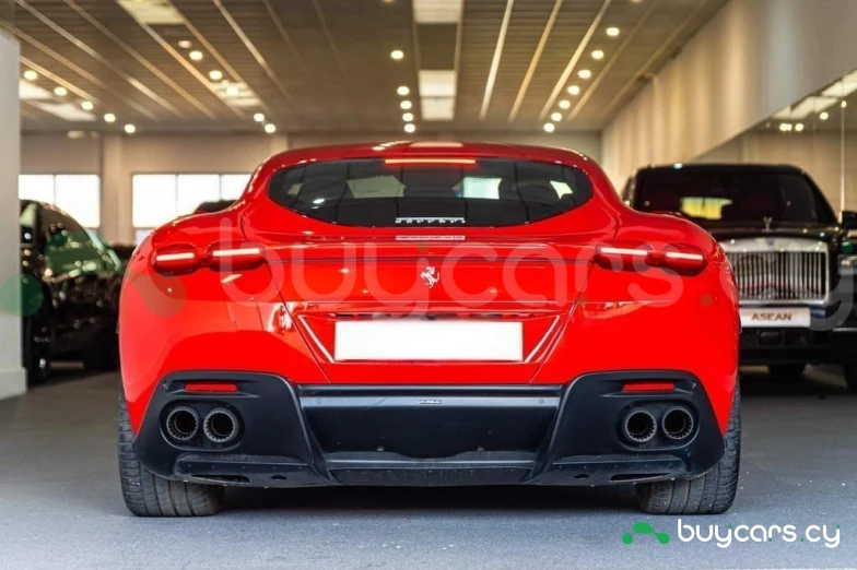 Ferrari Roma Красный