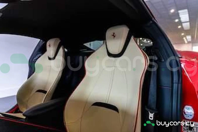 Ferrari Roma Красный