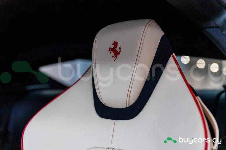 Ferrari Roma Красный