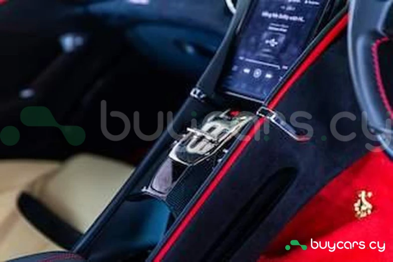 Ferrari Roma Красный