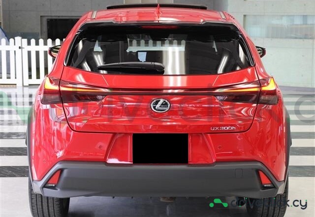 Lexus UX Темно-красный