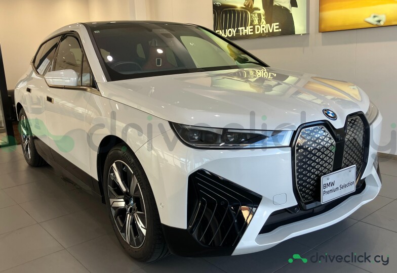 BMW iX Белый